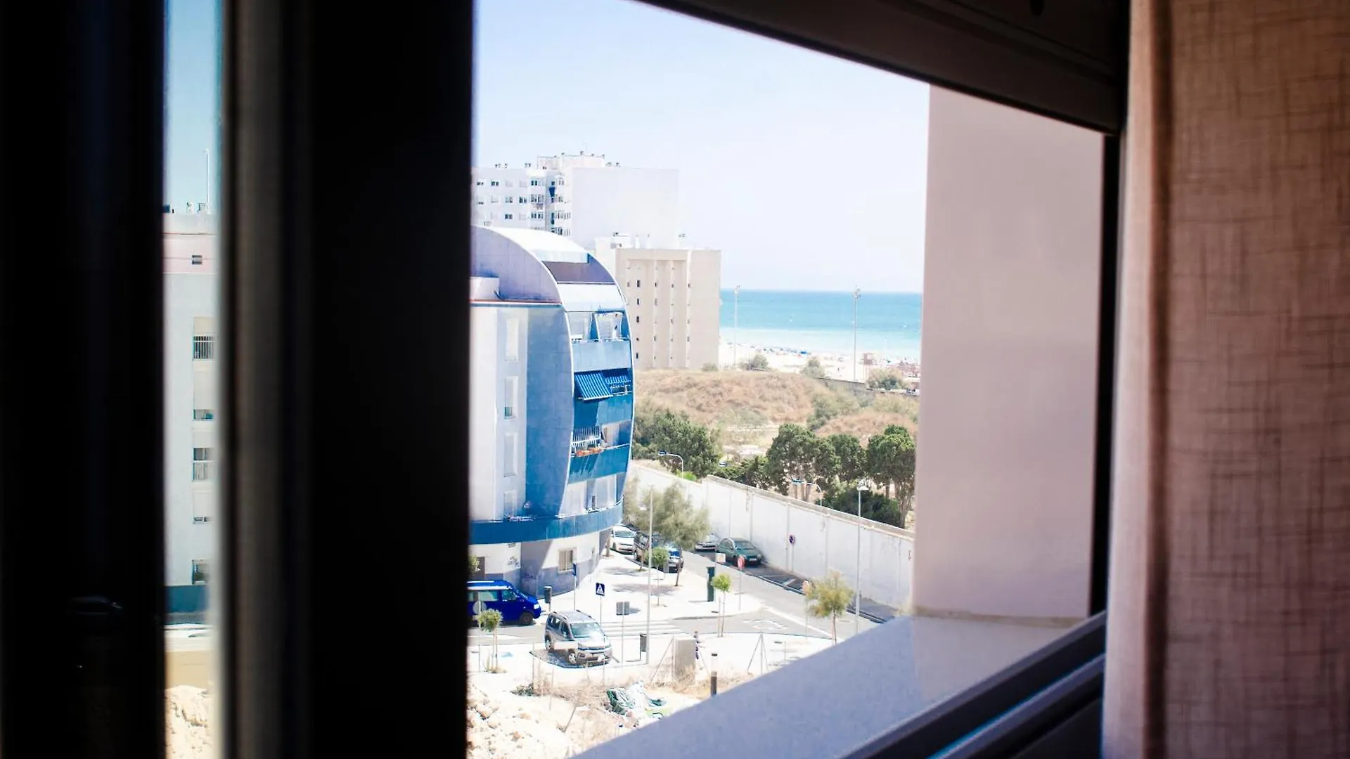 Neptuno Beach Apartment & Parking By Cadiz4Rentals  Cadiz